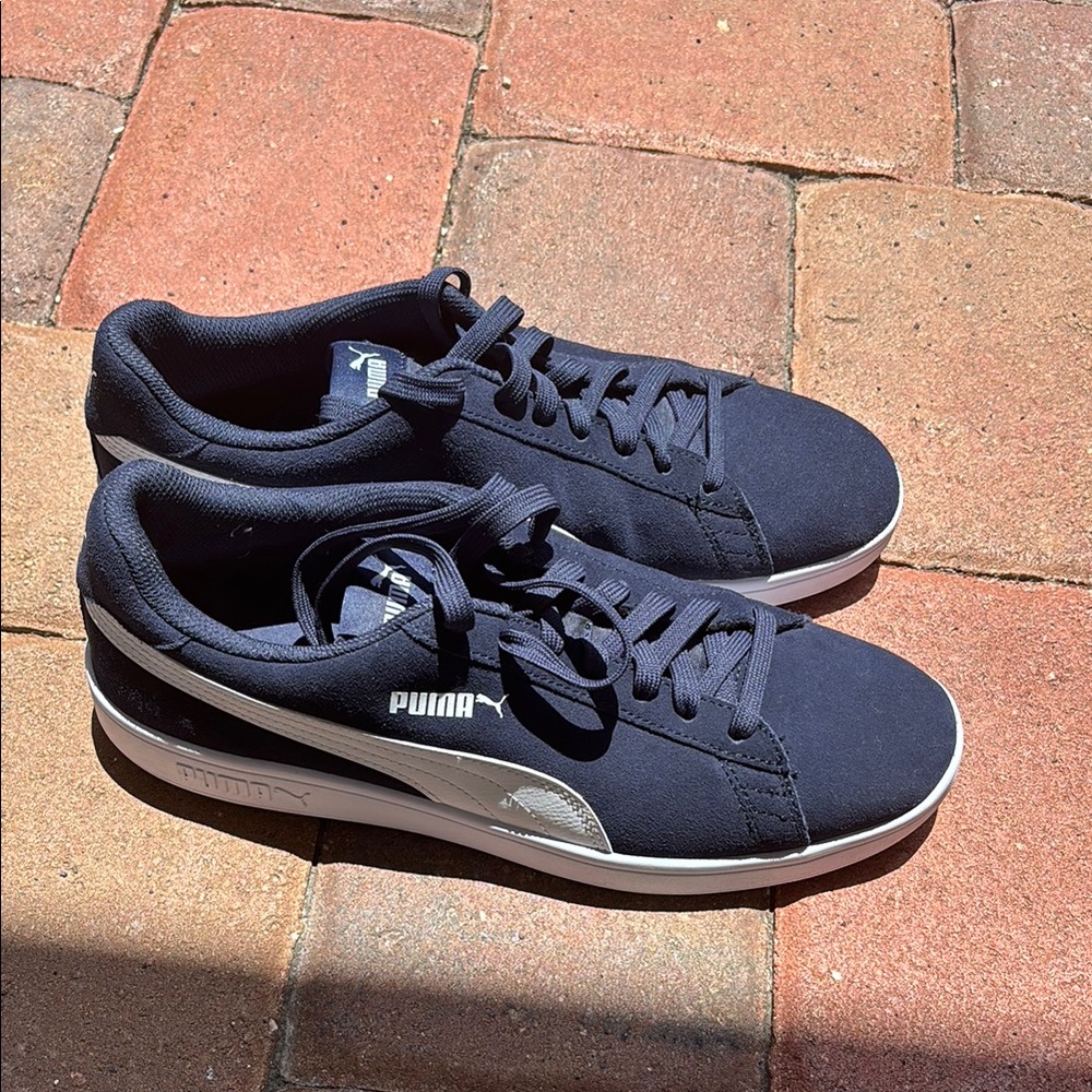 Puma Men's Navy and White Sneakers